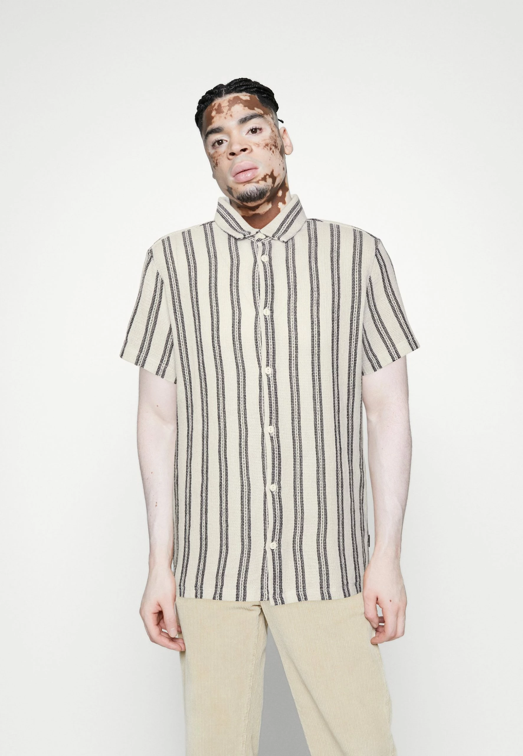 Indicode Jeans VITO - Koszula - Off-white/Dark Blue | Odzież dla Mężczyzn 1 Indicode Jeans VITO - Koszula - Off-white/Dark Blue | Odzież dla Mężczyzn