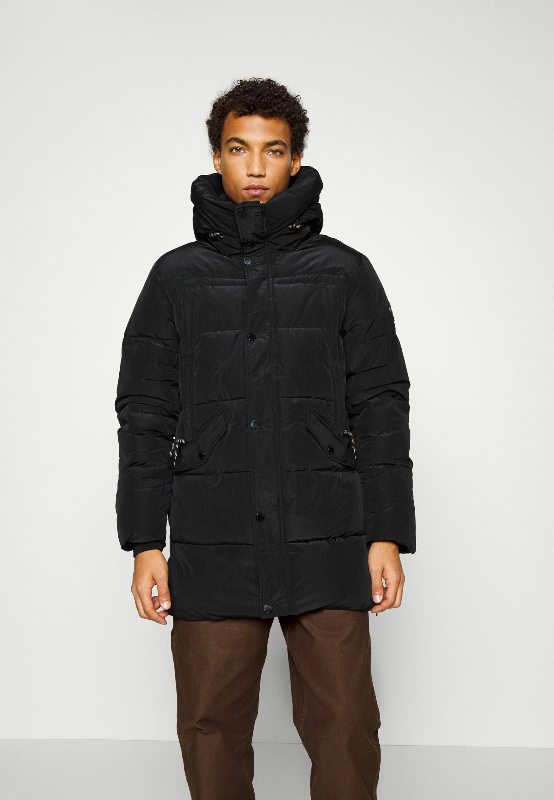 Indicode Jeans SULMON - Płaszcz Zimowy - Czarny | Elegancki i Ciepły Płaszcz Męski 1 Indicode Jeans SULMON - Płaszcz Zimowy - Czarny | Elegancki i Ciepły Płaszcz Męski