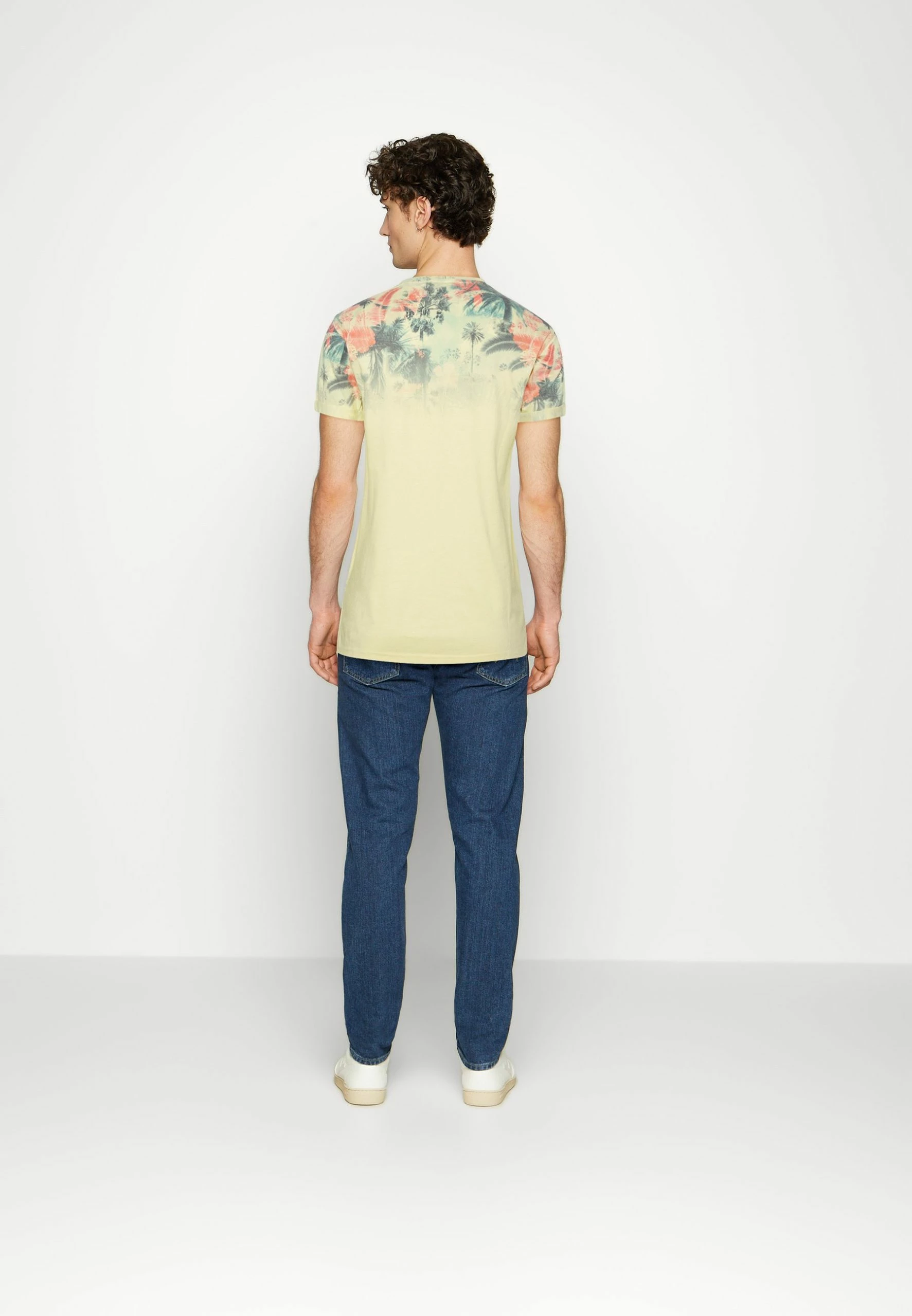 Indicode Jeans PALENCIA - T-shirt Z Nadrukiem - Pale Banana | Odzież Promocyjna 3 Indicode Jeans PALENCIA - T-shirt Z Nadrukiem - Pale Banana | Odzież Promocyjna - obrazek 3