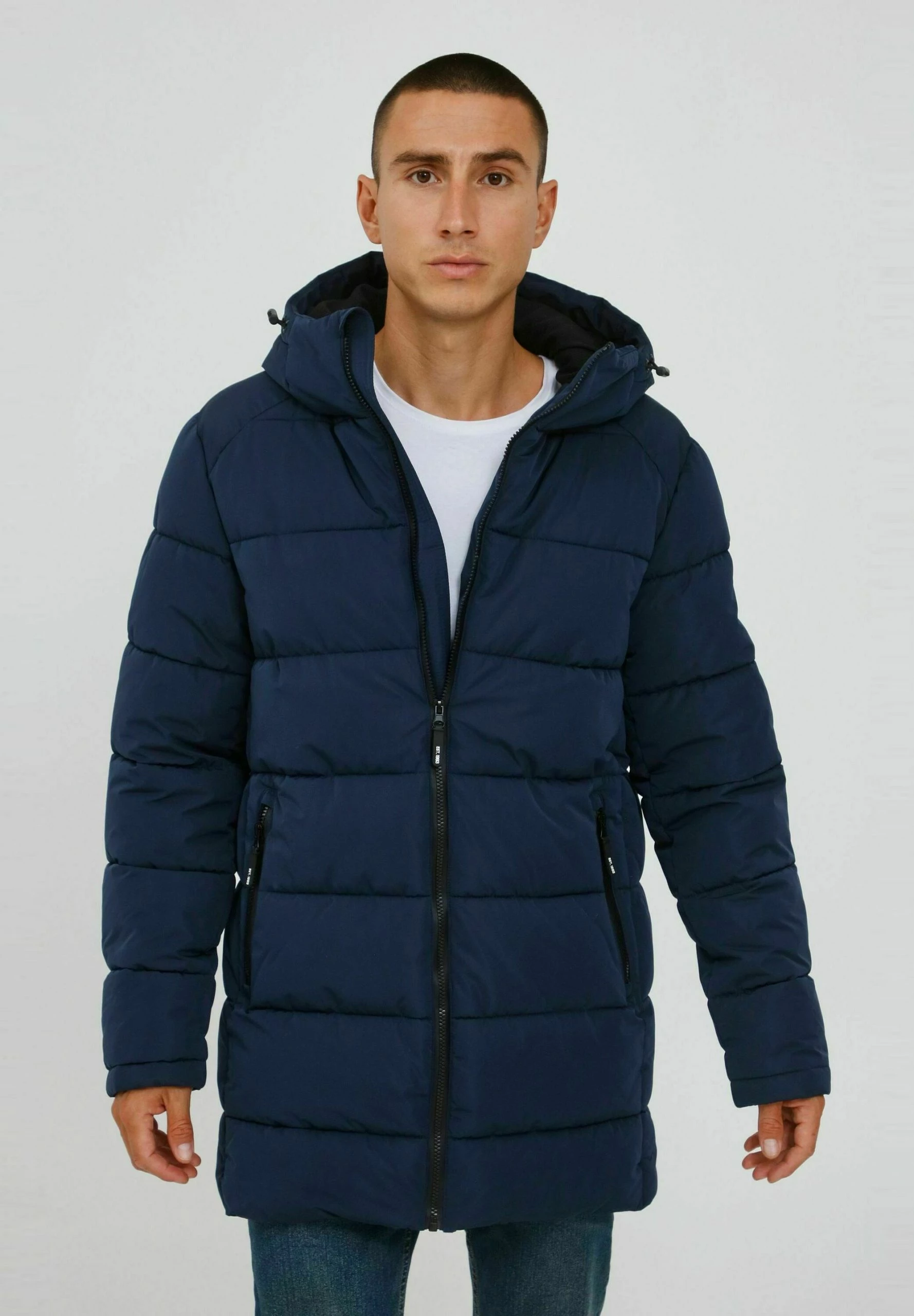 Indicode Jeans IDHERSH - Płaszcz Zimowy - Navy | Odzież Męska | Kolekcja Zimowa 1 Indicode Jeans IDHERSH - Płaszcz Zimowy - Navy | Odzież Męska | Kolekcja Zimowa