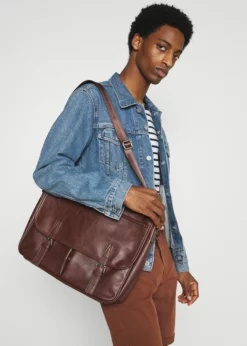 Indicode Jeans KAISER CHINO EXCLUSIV - Szorty Bootbeer | Eleganckie szorty męskie -Indicode Jeans Sklep e8c6eb8fa9694899b9df9be4fe8cf65f scaled