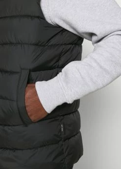 Indicode Jeans GIBBS - Kamizelka - Czarna | Odzież Promocyjna -Indicode Jeans Sklep ec4c44cd24694988b8d33a195dbd6e54 scaled