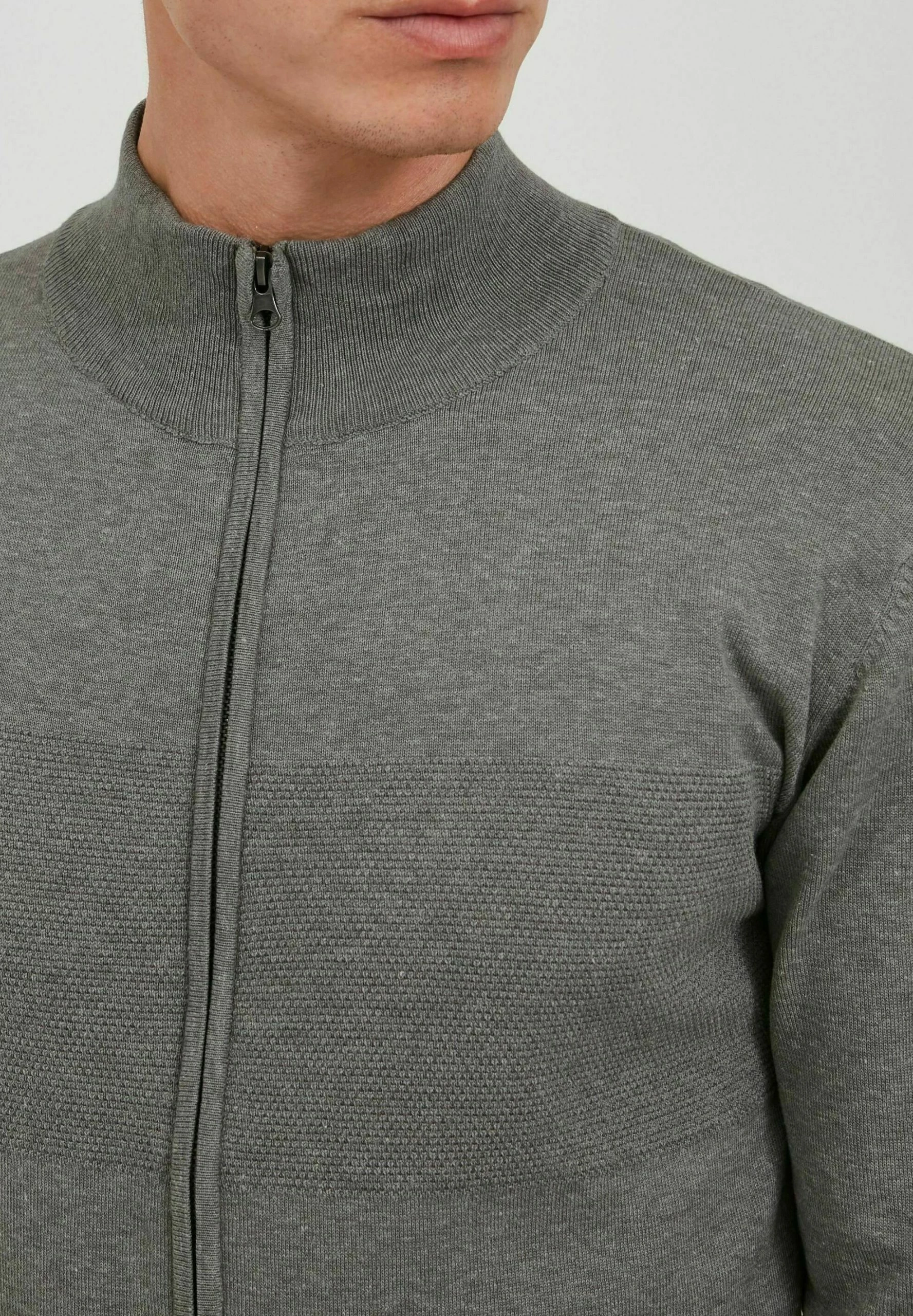 Indicode Jeans IDERNOLDO - Kardigan - Grey Mix | Swetry i kardigany 4 Indicode Jeans IDERNOLDO - Kardigan - Grey Mix | Swetry i kardigany - obrazek 4